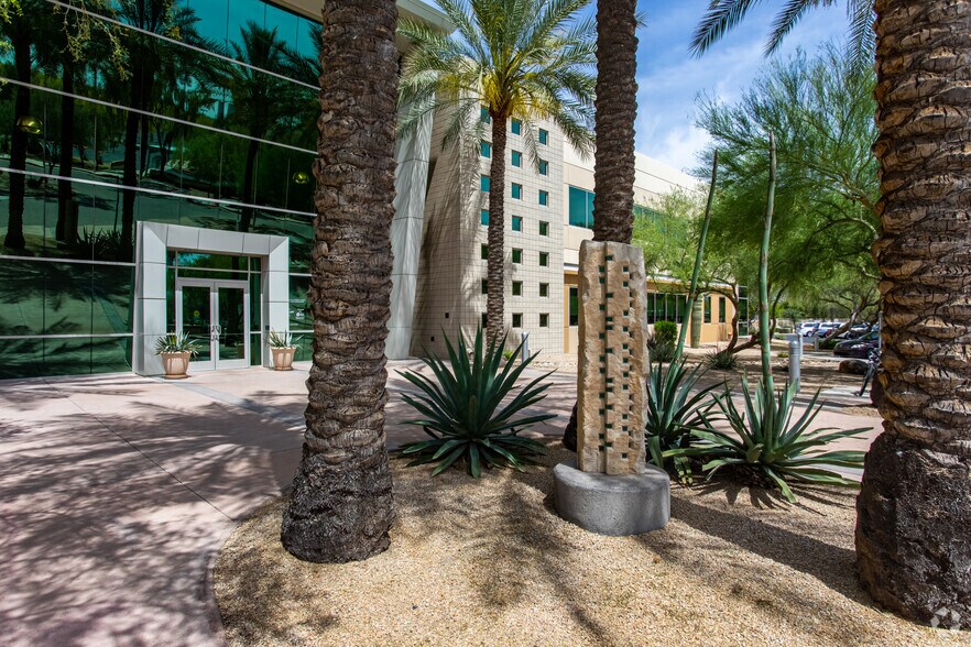 More Photos Of 585 N Juniper Dr, Chandler Office For Lease