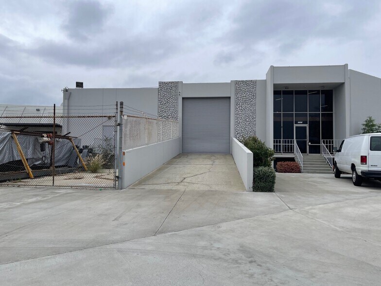 Primary Photo Of 3060 Airport Way, Long Beach Warehouse For Lease