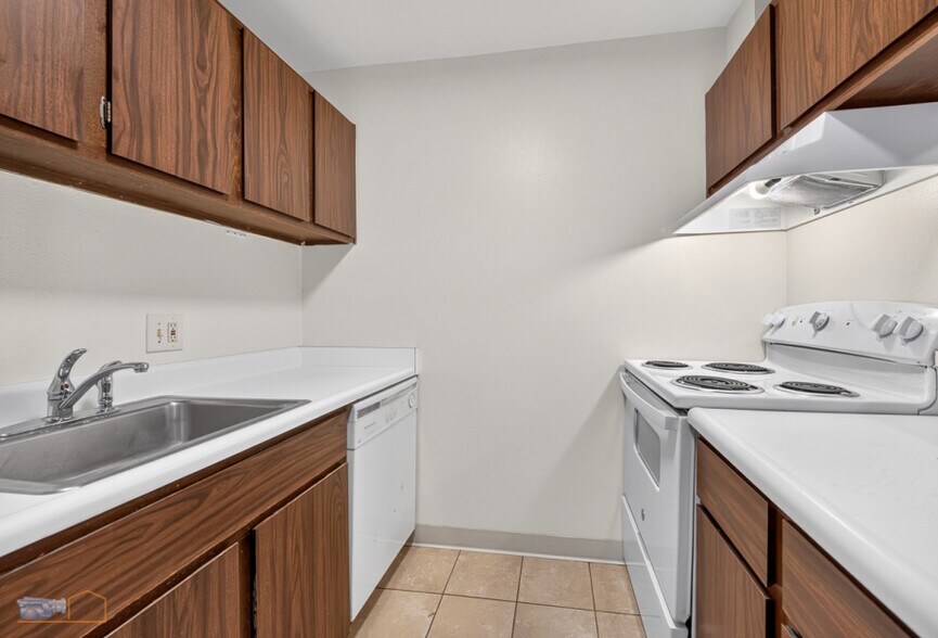 More Photos Of 1937 Warren Ave, Longmont Apartments For Sale