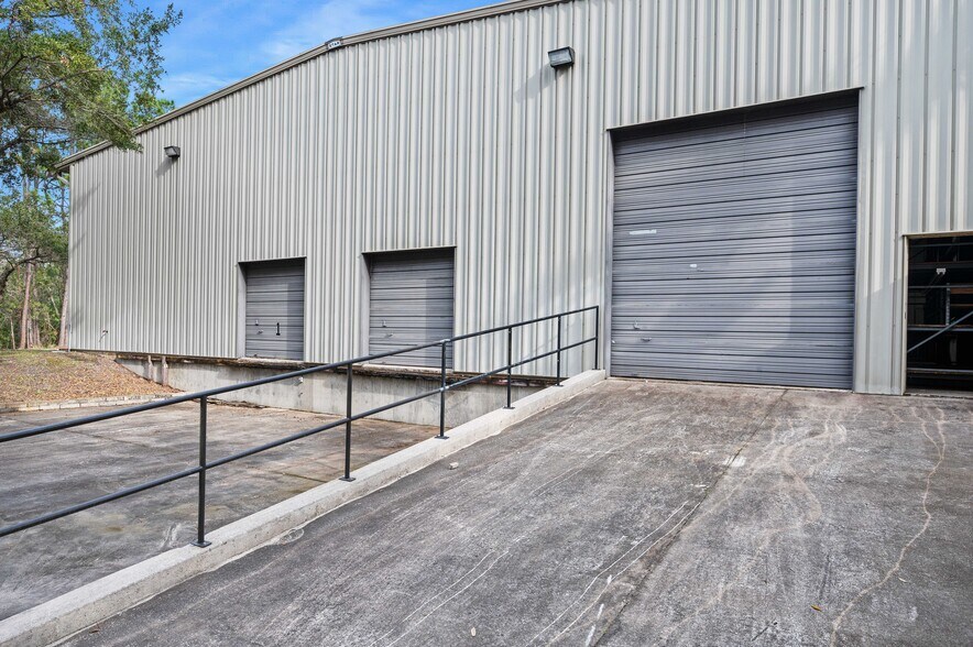 More Photos Of 3 Sunshine Blvd, Ormond Beach Manufacturing For Lease