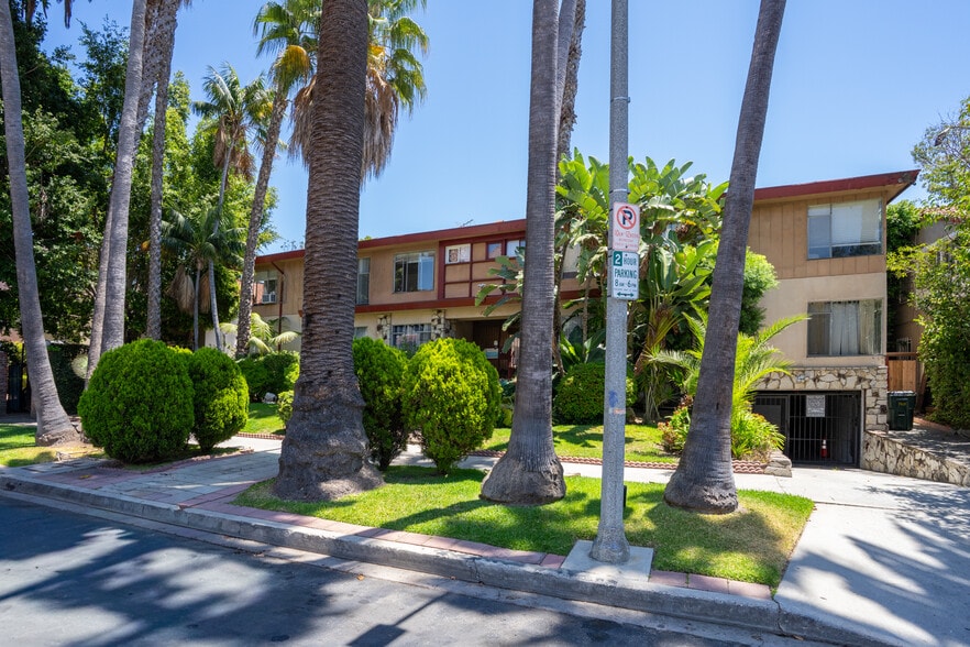 More Photos Of 720 S Plymouth Blvd, Los Angeles Apartments For Sale