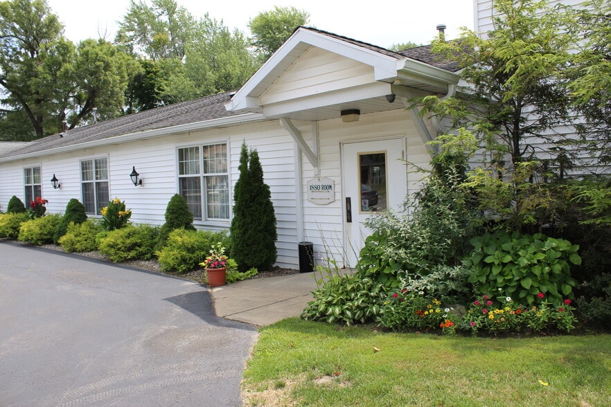 Primary Photo Of 271 Columbia Ave, Depew Lodge Meeting Hall For Sale