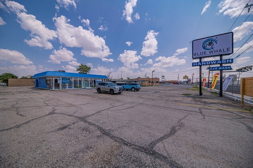 More Photos Of 2201 E 8th St, Odessa Office For Lease