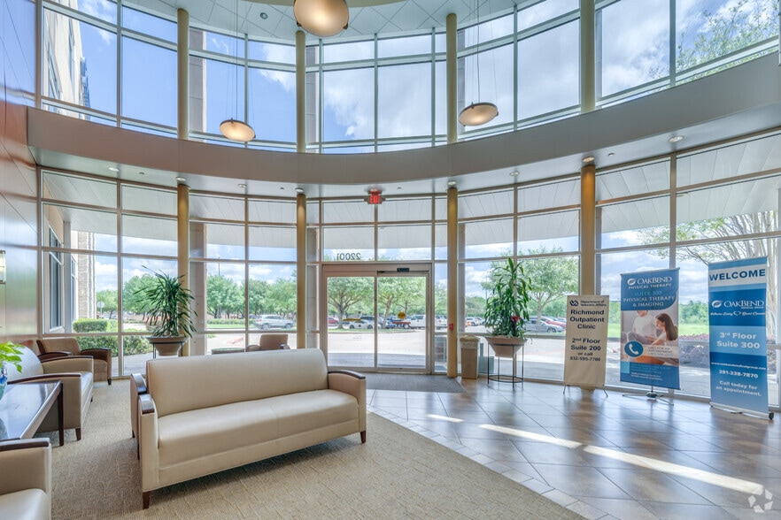 More Photos Of 22001 Southwest Freeway, Richmond Medical For Lease