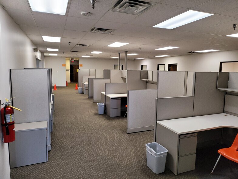 More Photos Of 284-306 Lafayette St, London Freestanding For Lease