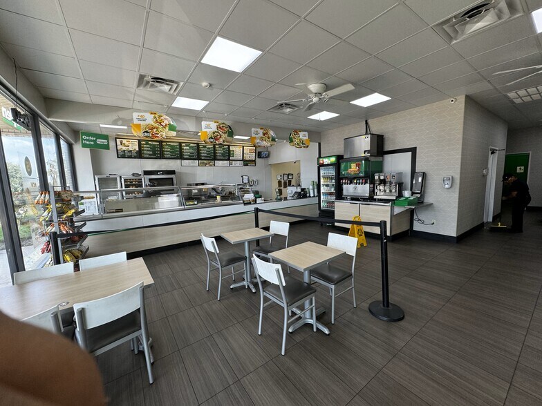 Primary Photo Of 900 Eldridge Rd, Sugar Land General Retail For Lease