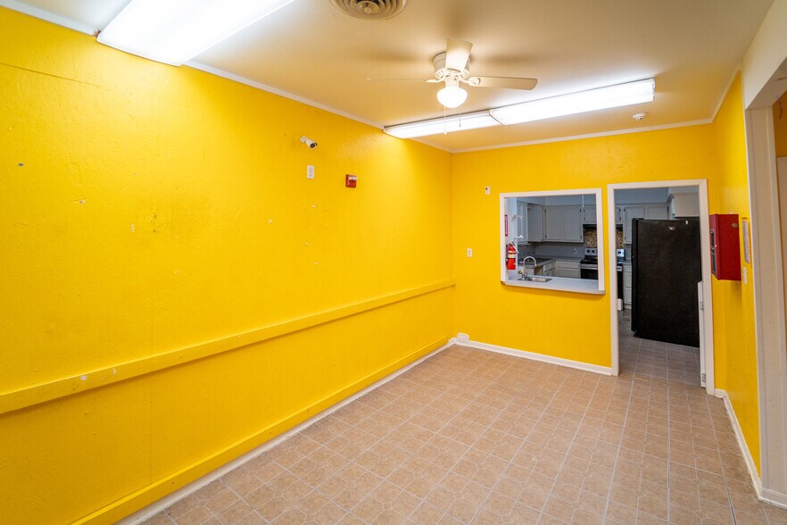 More Photos Of 105 Ward St, Cuero Daycare Center For Sale