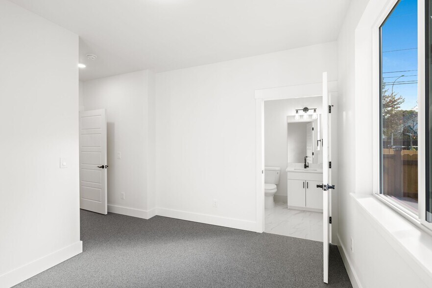 More Photos Of 1801 SE Brookwood Ave, Hillsboro Specialty For Sale