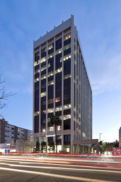 More Photos Of 15250 Ventura Blvd, Sherman Oaks Office For Lease