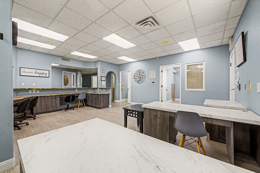 More Photos Of 4491 W Northern Ave, Glendale Medical For Lease