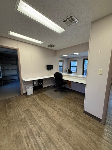More Photos Of 1128 Dean Forest Rd, Savannah Office For Lease