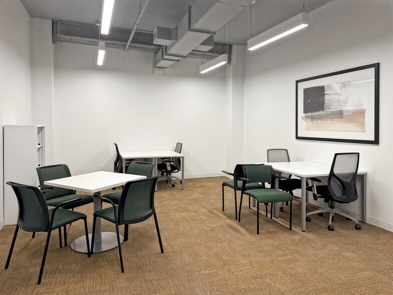 More Photos Of 413-435 W 14th St, New York Coworking Space