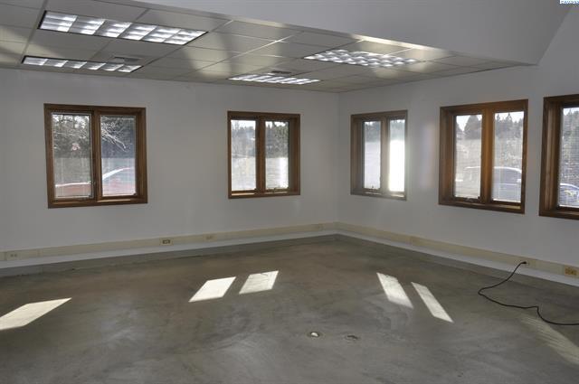 More Photos Of 2255 NE Hopkins Ct, Pullman Office For Sale