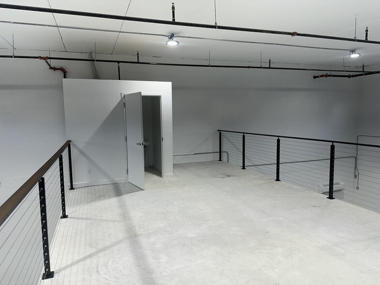More Photos Of 15547 Global Pkwy., Fort Myers Self Storage For Sale