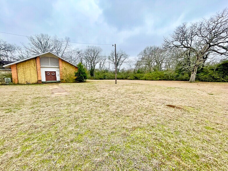 More Photos Of 239 County Road 1710 Rd, Grapeland Religious Facility For Sale