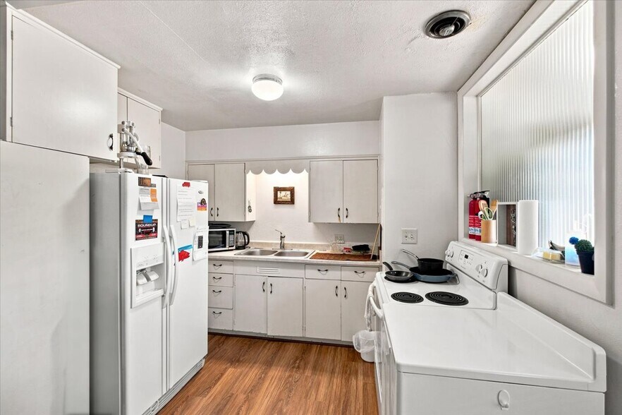 More Photos Of 1742 Center St NE, Salem Multifamily For Sale