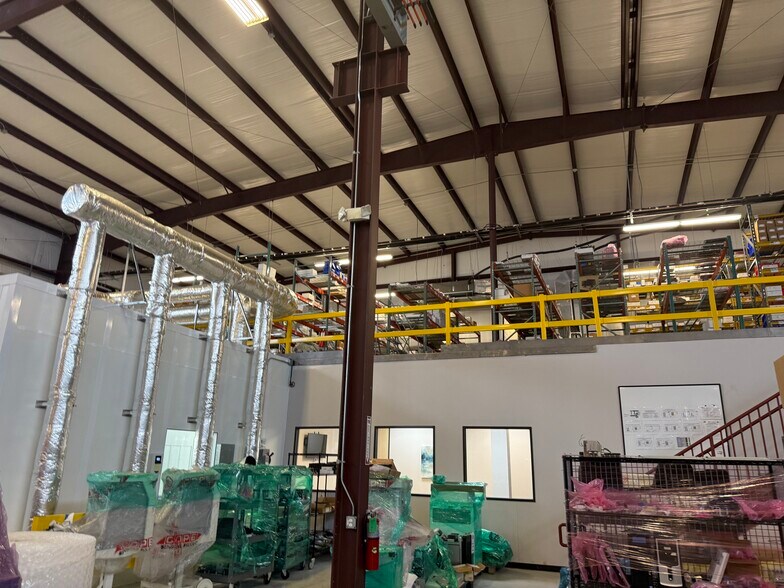 More Photos Of 10120 Fairbanks North Houston Rd, Houston Manufacturing For Sale