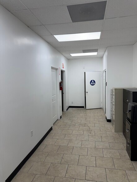 More Photos Of 1620 S Hoover St, Los Angeles Storefront For Lease