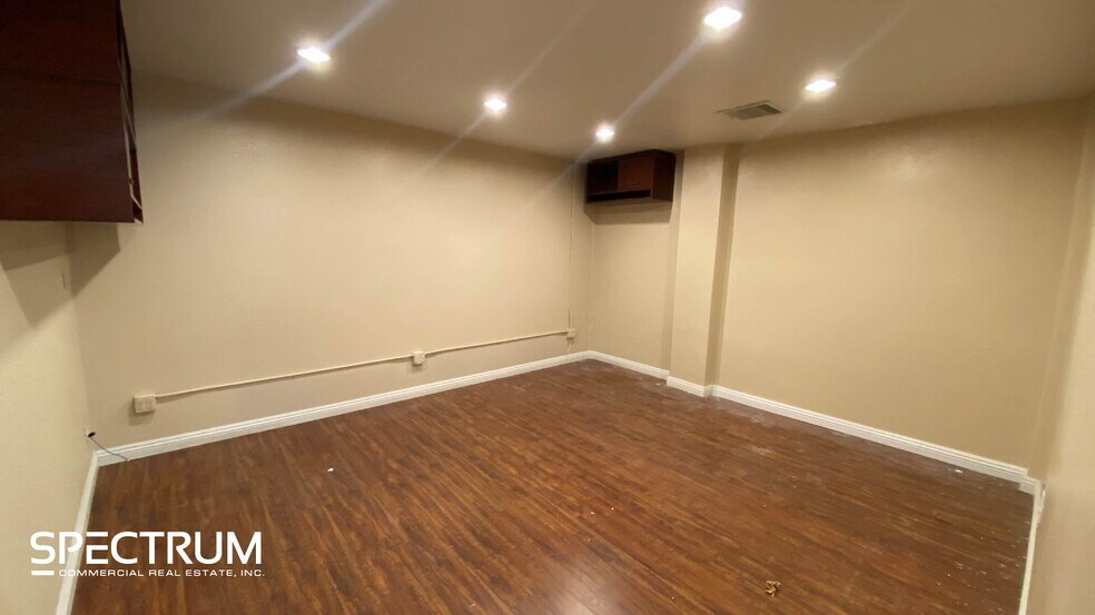 More Photos Of 12970 Branford St, Pacoima Warehouse For Lease