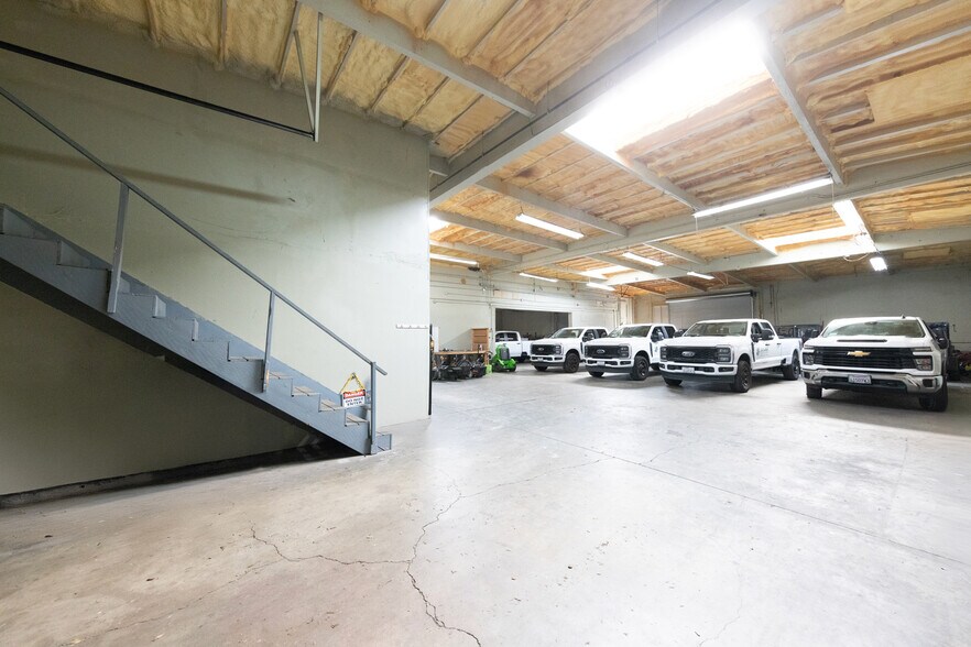 More Photos Of 7200-7240 Adams St & Texaco Ave, Paramount Warehouse For Sale