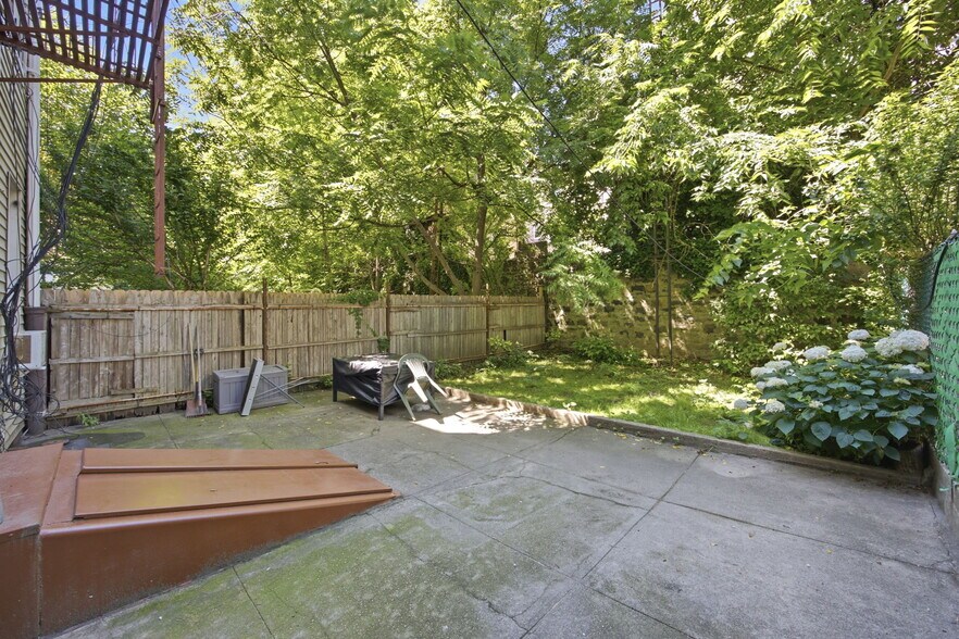More Photos Of 317 Eckford St, Brooklyn Apartments For Sale
