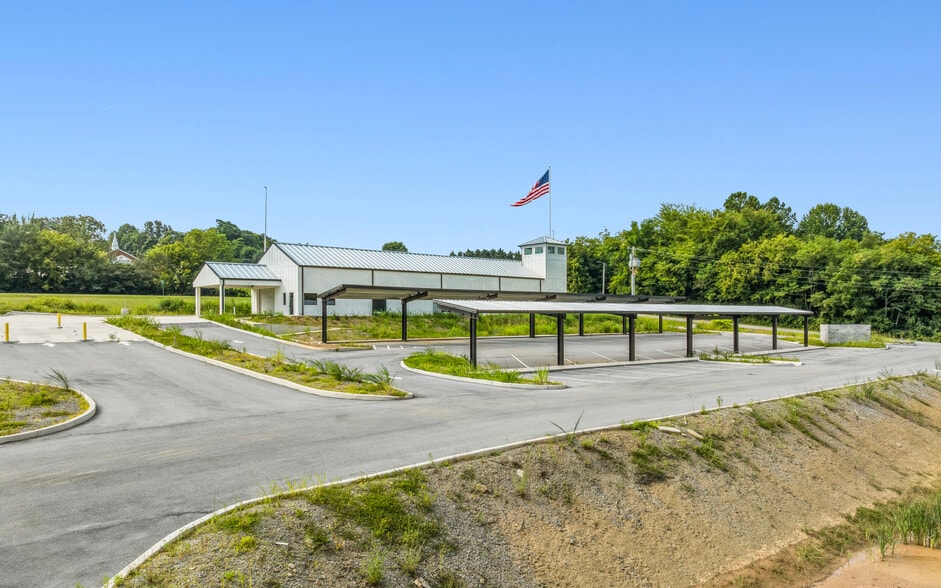 Primary Photo Of 105 Warren St, Madisonville Carwash For Sale