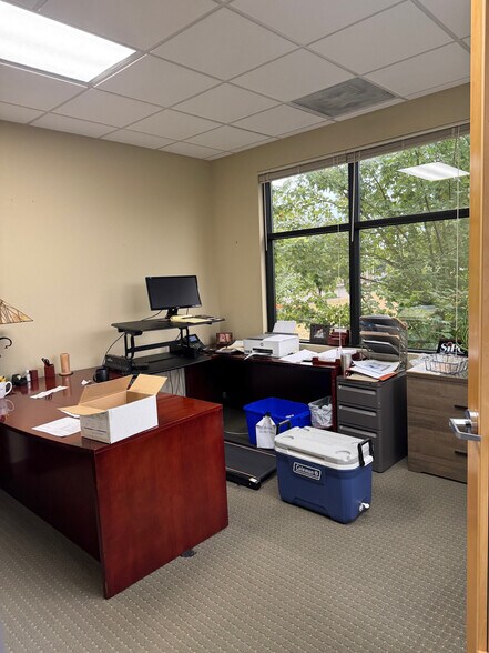 More Photos Of 2895 Beavercreek Rd, Oregon City Office For Sale