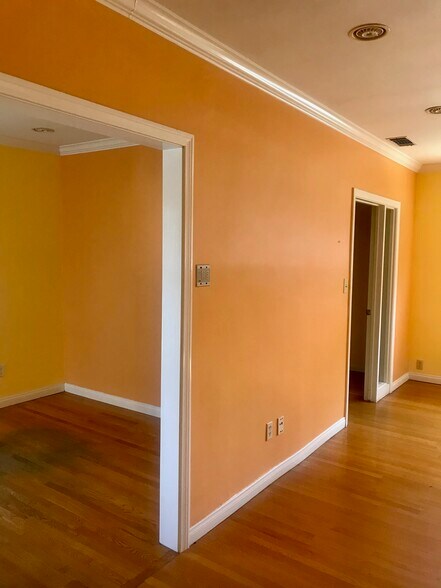 More Photos Of 917-921 W 17th St, Santa Ana Medical For Lease