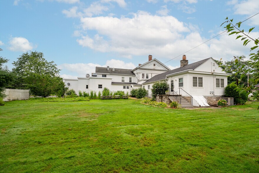 More Photos Of 135 Cooper St, Agawam Specialty For Sale