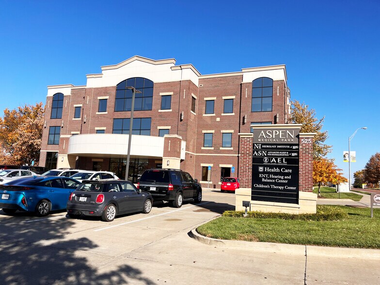 More Photos Of 525 N Keene St, Columbia Medical For Sale