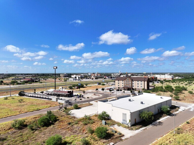 More Photos Of 90 Access dr, Cotulla General Retail For Lease