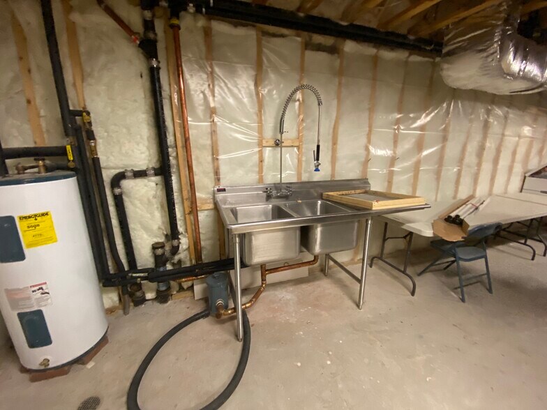 More Photos Of 15 Research Dr, Amherst Office For Sale