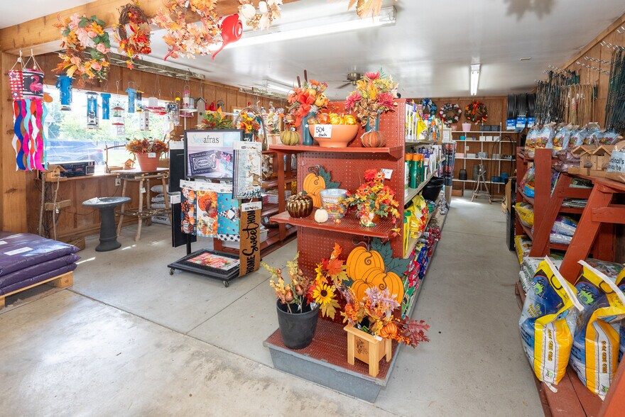 More Photos Of 180 Davis St, Croswell Garden Center For Sale