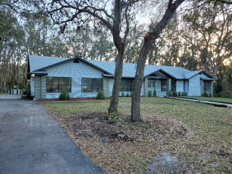 More Photos Of 113 W Chapman Rd, Oviedo Office For Lease