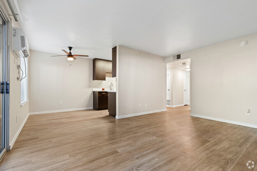 More Photos Of 555 Douglas St, West Sacramento Apartments For Sale