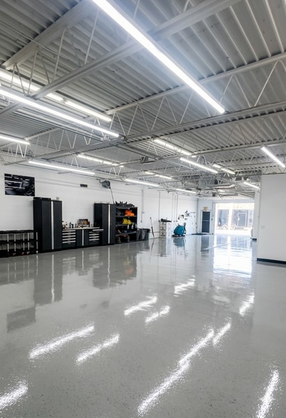 More Photos Of 5117-5125 E 65th St, Indianapolis Warehouse For Lease