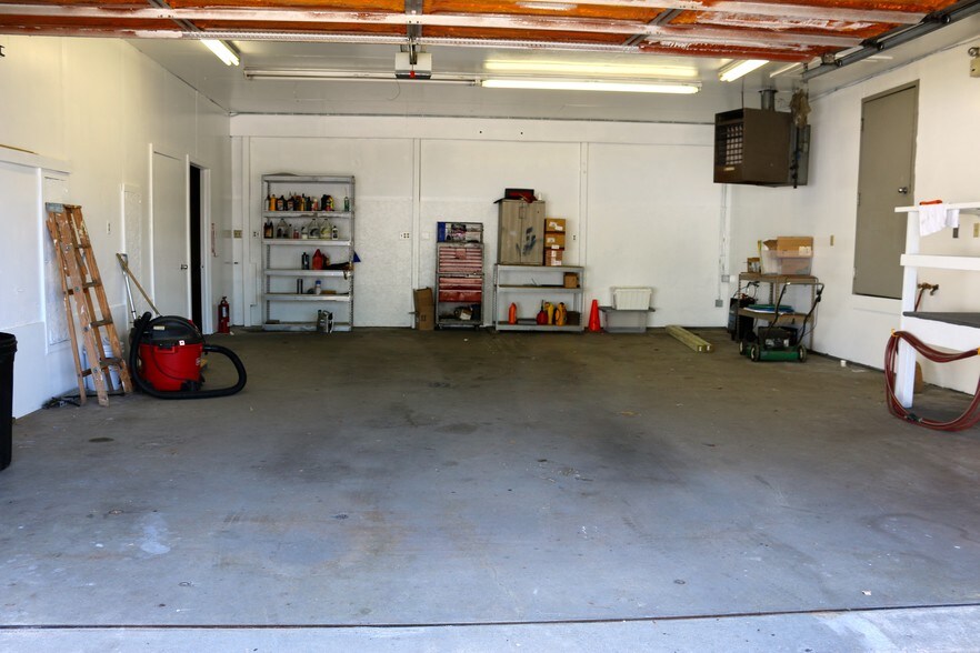 More Photos Of 3897 Wilder Rd, Bay City General Retail For Lease