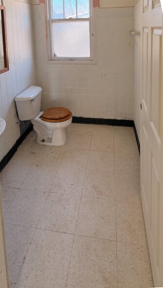 More Photos Of 7853 Olive Blvd, University City Office Residential For Sale