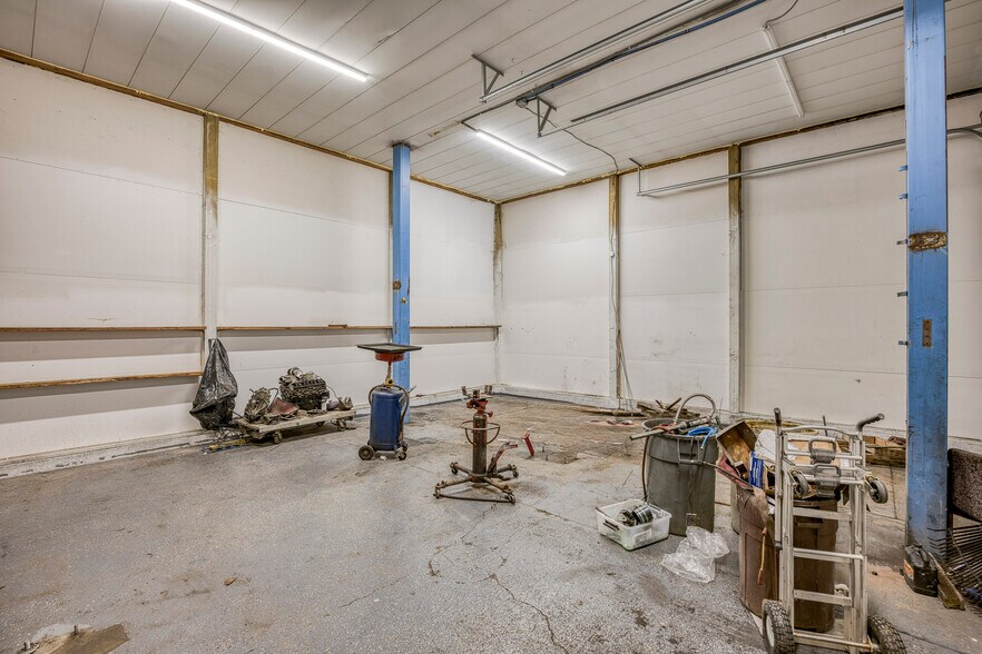 More Photos Of 452 SE Main St, Willamina Auto Repair For Sale