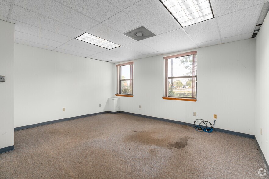 More Photos Of 600 S Poplar St, Hazleton Service For Lease