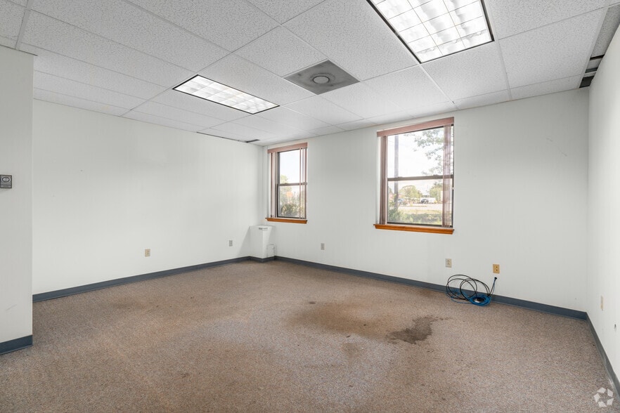 More Photos Of 600 S Poplar St, Hazleton Service For Lease