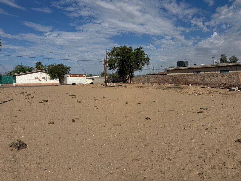 More Photos Of 606 N 4th Ave, San Luis Land For Sale