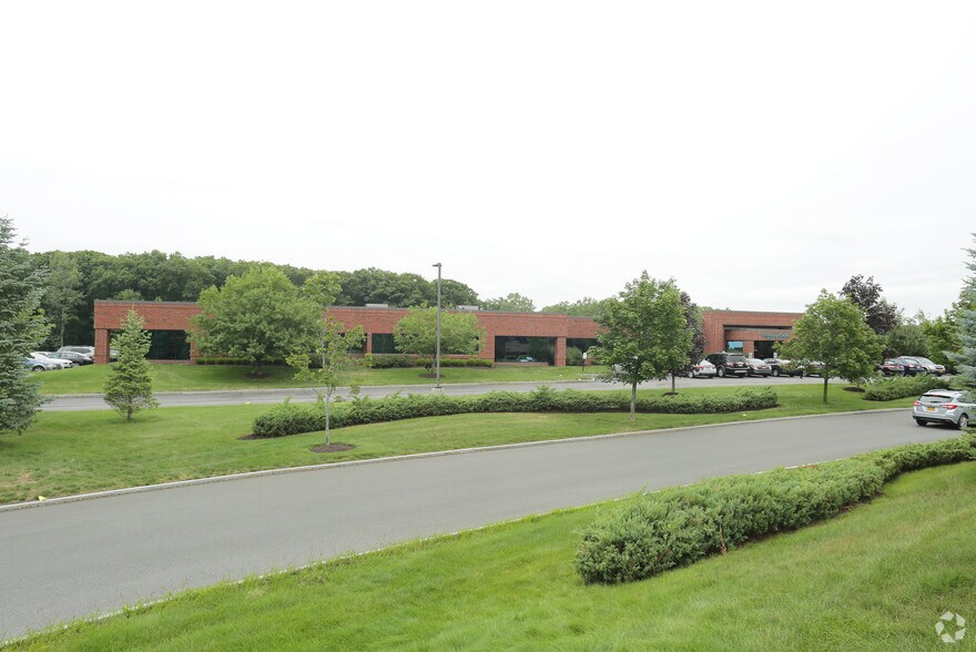 More Photos Of 31 British American Blvd, Latham Office For Lease