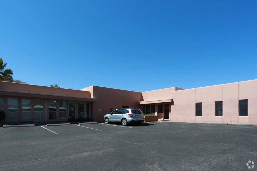 More Photos Of 2101 N Country Club Rd, Tucson Office For Lease