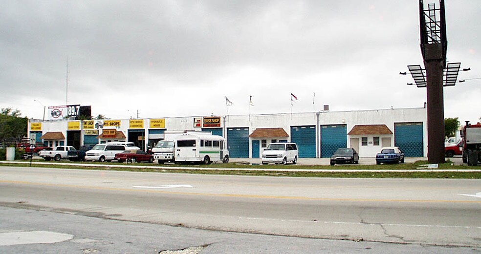 More Photos Of 5931 Anglers Ave, Dania Warehouse For Lease