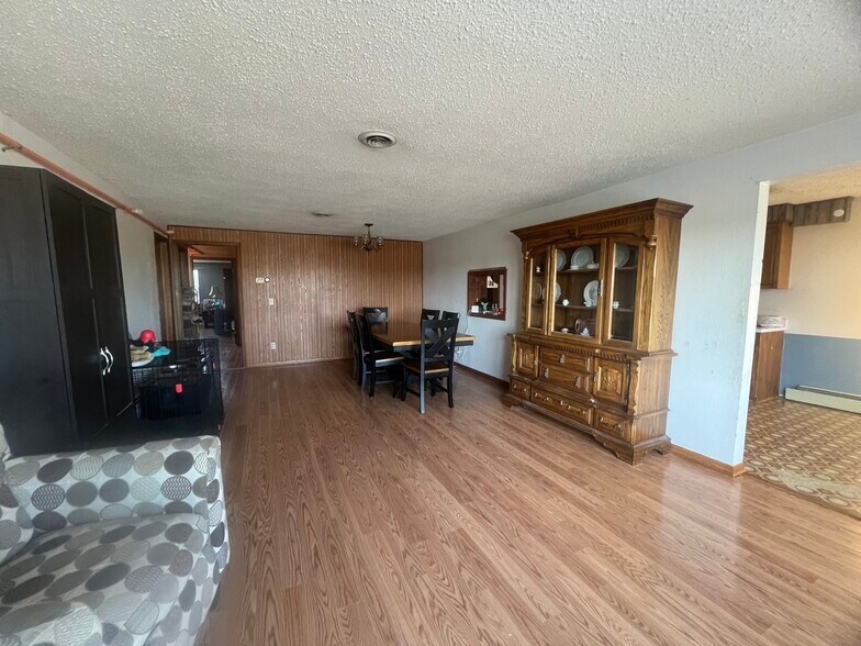 More Photos Of 2010 E Main St, Lamoni Hotel For Sale