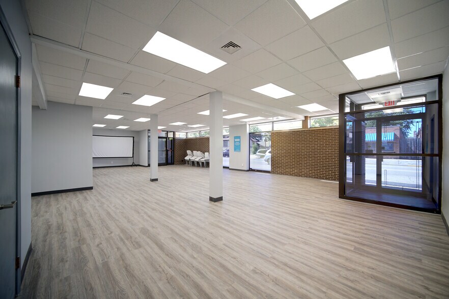 More Photos Of 844 169th St, Hammond Medical For Lease