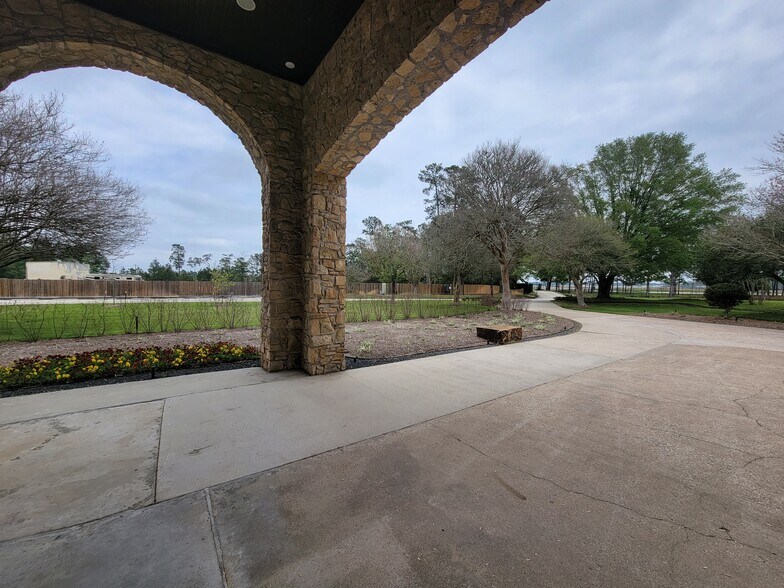 More Photos Of 23122 Valley Ranch Pky, Porter Coworking Space