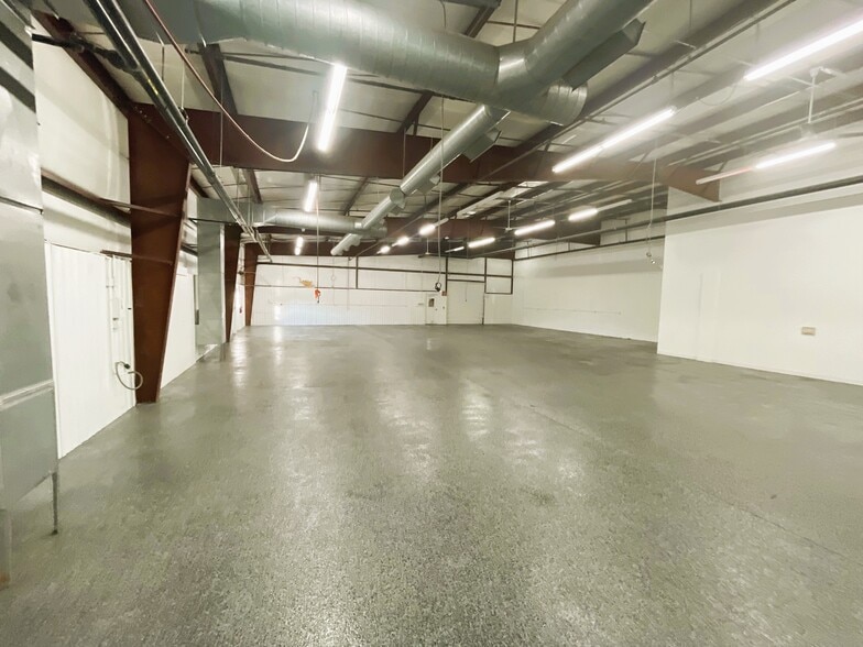 More Photos Of 2291 Traversefield Dr, Traverse City Manufacturing For Lease