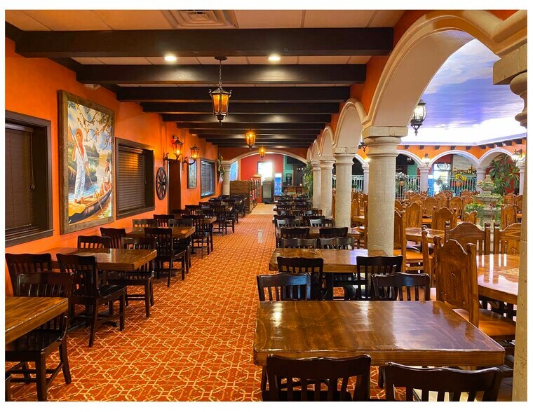 More Photos Of 12030 Wilcrest Dr, Houston Restaurant For Sale